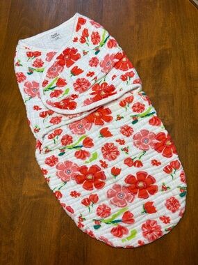 Sandy & Simon Floral Baby Swaddle - White with Red & Pink Flowers